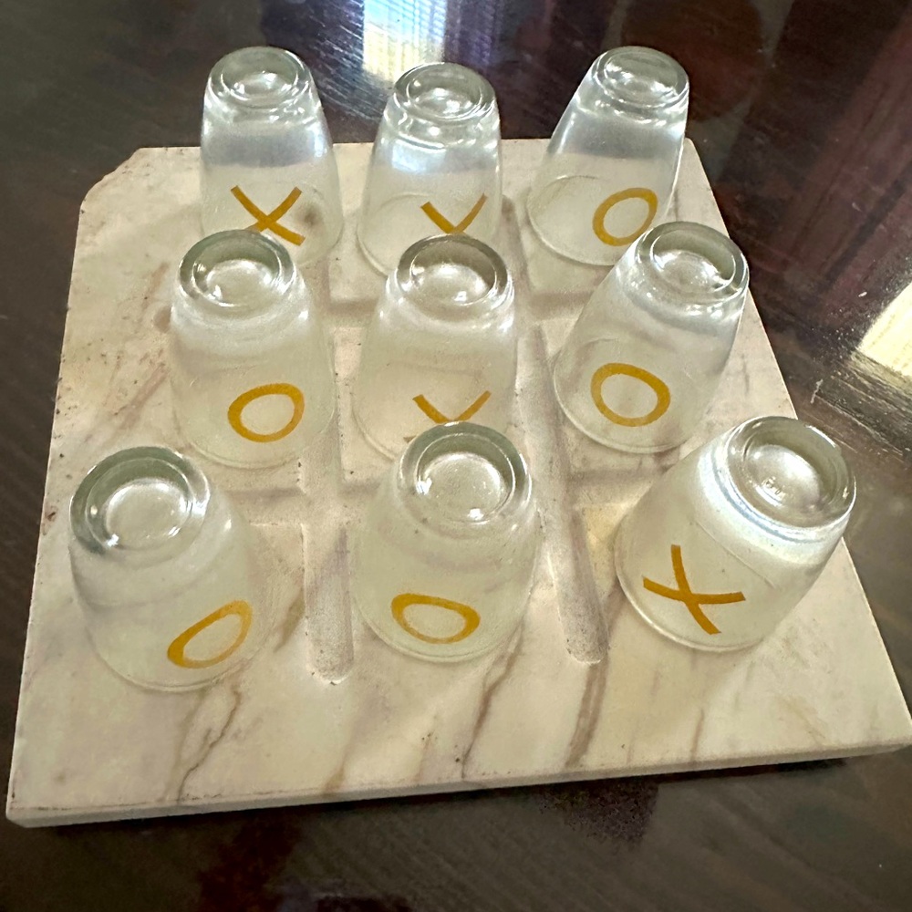 Shit glass Tic-Tac Toe game X O